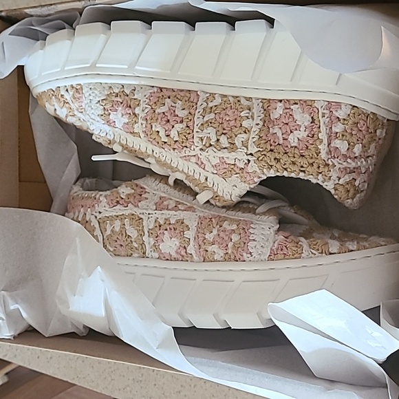 FREE PEOPLE CATCH ME IF YOU CAN SNEAKER SIZE 39/8.5-9 - Picture 3 of 12